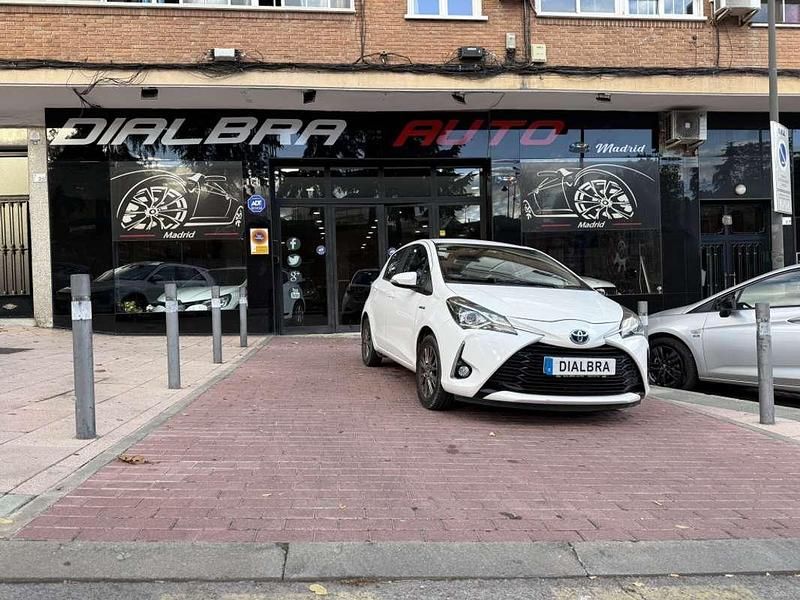 Blanco Usado 2020 Toyota Yaris Hybrid Active Utilitario | 11.200 € (Buen precio) - Imagen 1/4