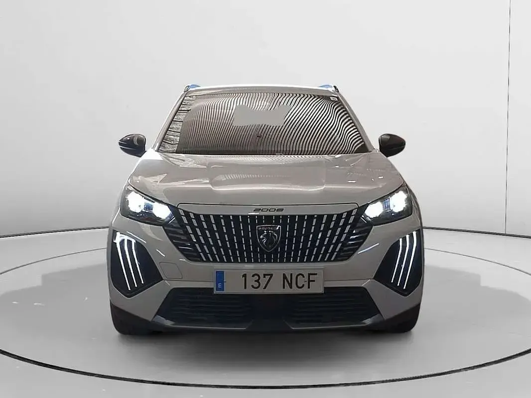 Usado Peugeot 2008 Allure 102 CV (75 kW) 2025 Blanco SUV