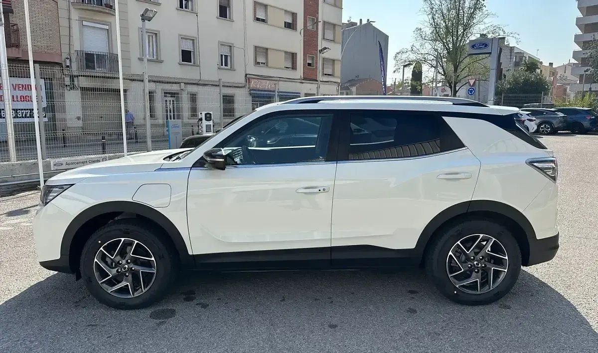 Usado SsangYong Korando Limited 139 kW (190 CV) 2024 Blanco SUV