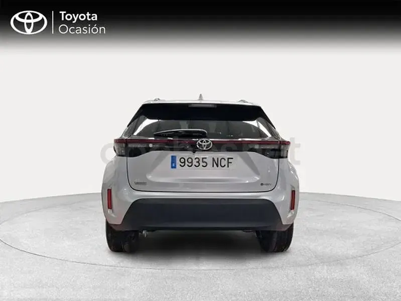 Usado Toyota Yaris Cross Active 116 CV (85 kW) 2025 Gris / plata SUV