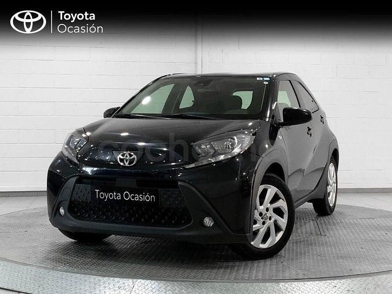 Usado Toyota Aygo X Play 72 CV (52 kW) 2024 Negro SUV