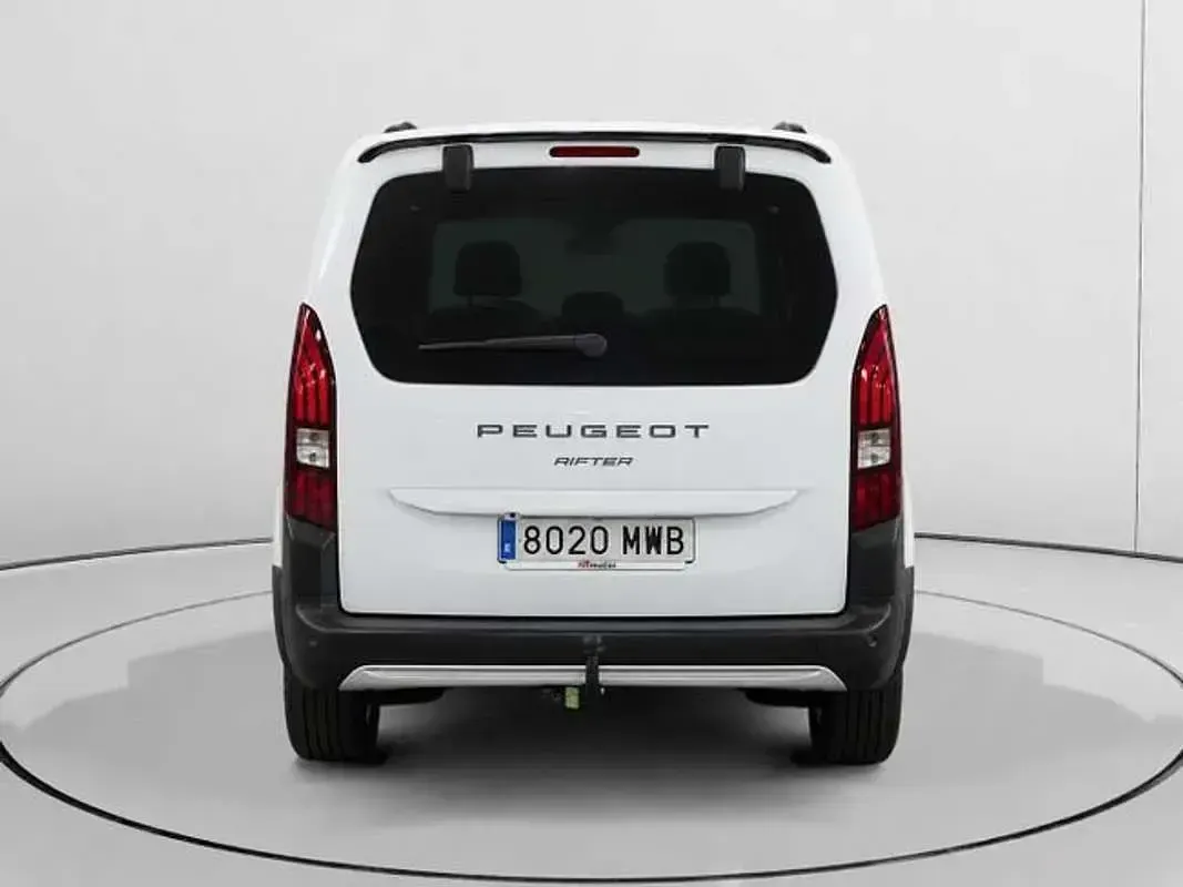 Usado Peugeot Rifter GTi 131 CV (96 kW) 2024 Blanco Monovolumen