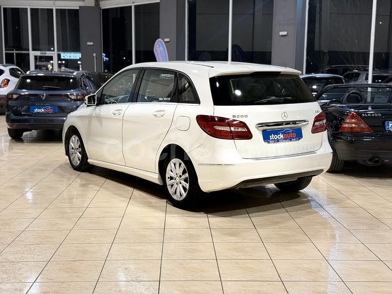 Usado Mercedes B200 140 CV (102 kW) 2012 Blanco Monovolumen