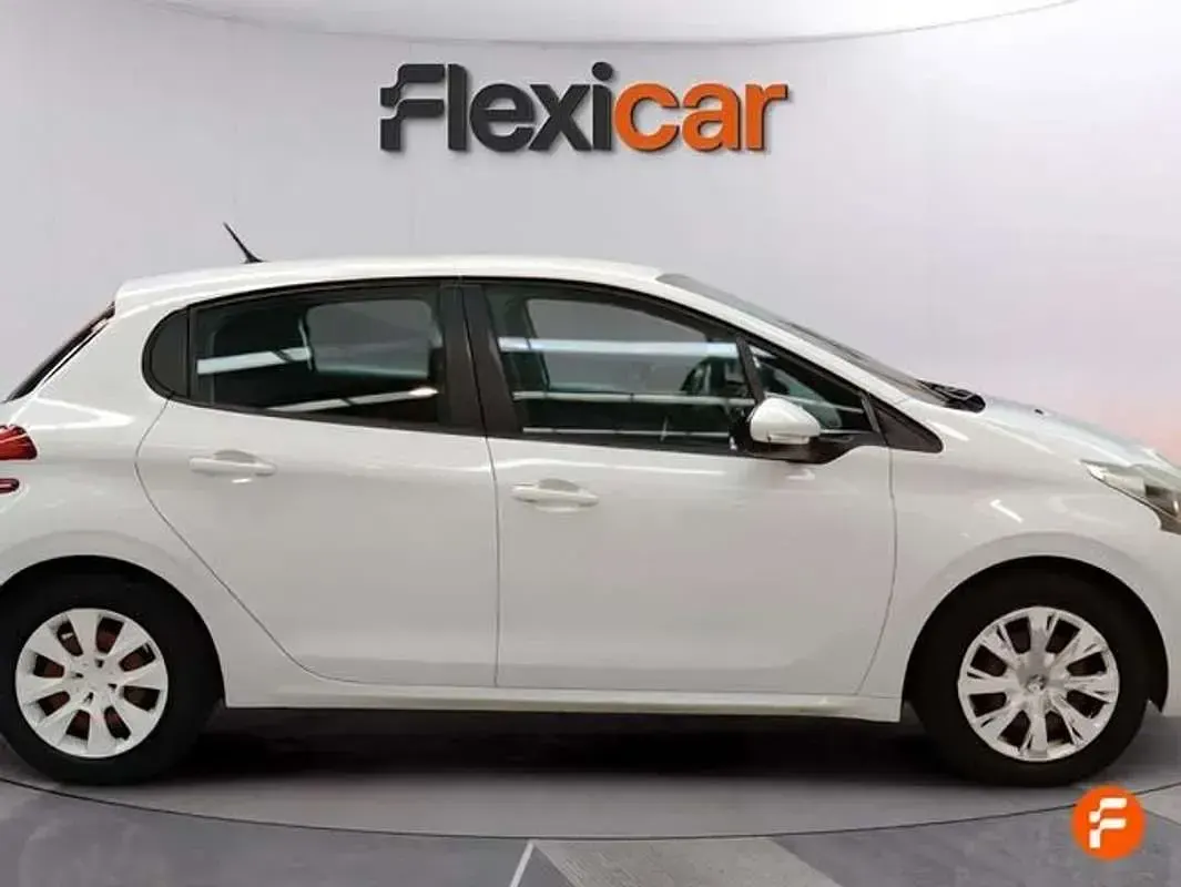 Occasion Peugeot 208 Business-Line 75 PK (55 kW) 2017 Wit Hatchback