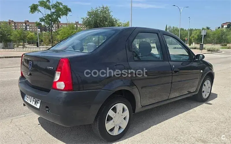 Usado Dacia Logan Lauréate 90 CV (66 kW) 2007 Azul Berlina
