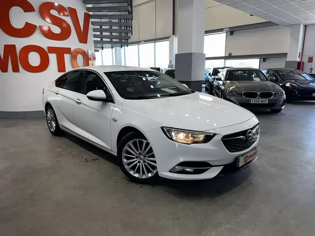 Usado Opel Insignia Edition 136 CV (100 kW) 2020 Blanco Utilitario