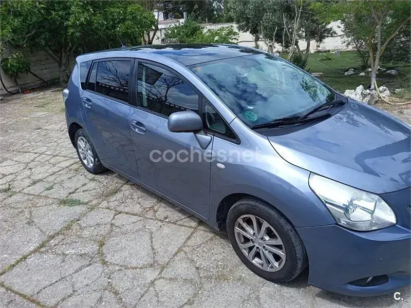 Usado Toyota Verso Active 132 CV (97 kW) 2014 Azul Monovolumen