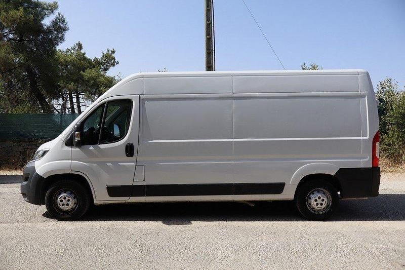 Usado Citroën Jumper 140 CV (102 kW) 2021 Blanco Monovolumen