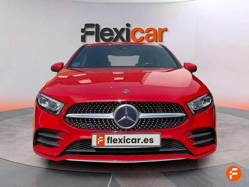 Usado Mercedes A180 109 CV (80 kW) 2019 Rojo Utilitario