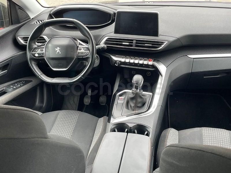 Usado Peugeot 3008 Allure 120 CV (88 kW) 2017 Negro SUV