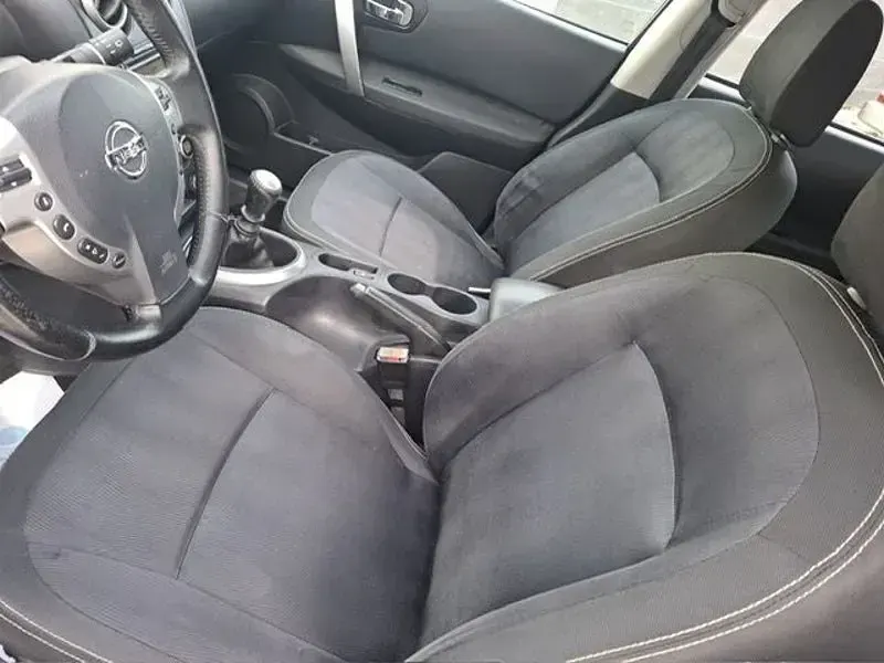 Usado Nissan Qashqai Acenta 106 CV (77 kW) 2010 Negro SUV