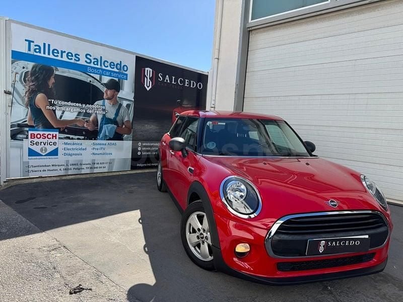 Usado Mini ONE 102 CV (75 kW) 2019 Rojo Utilitario