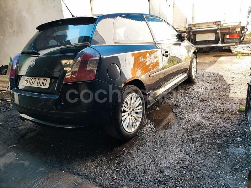 Usado Fiat Stilo Dynamic 120 CV (88 kW) 2005 Negro Berlina