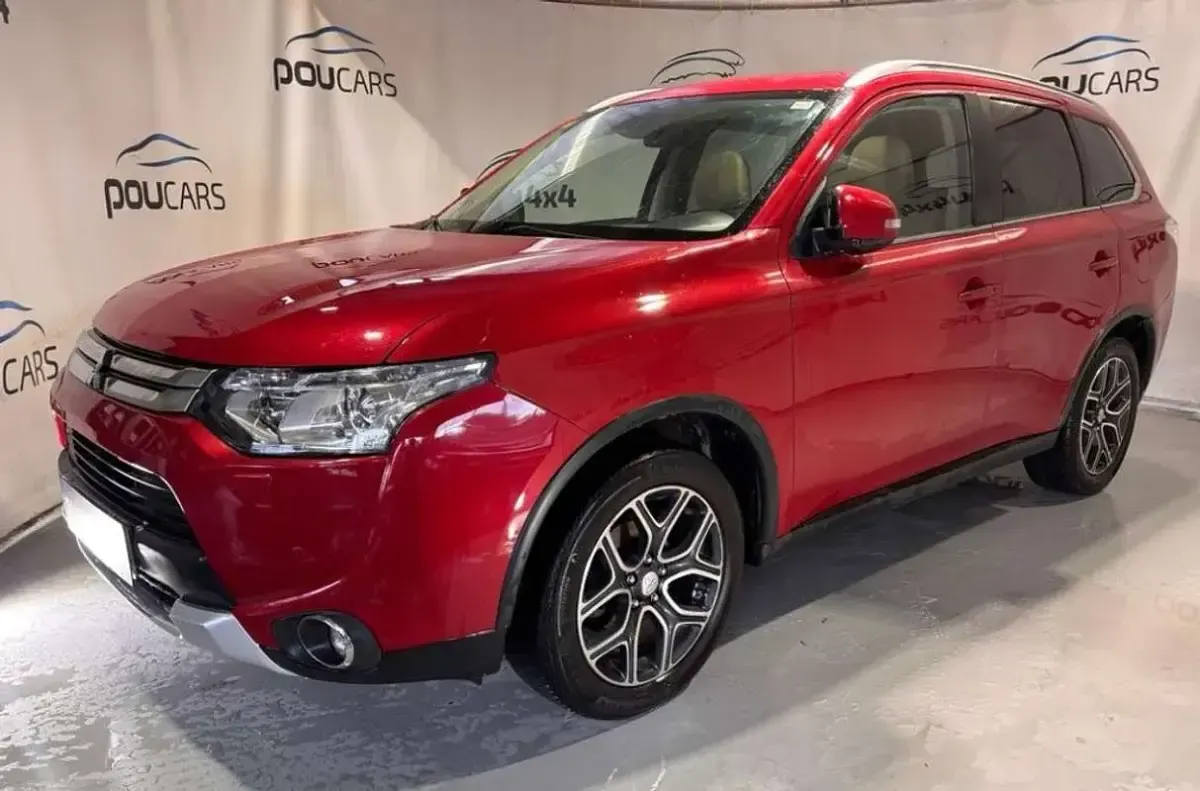 Usado Mitsubishi Outlander 150 CV (110 kW) 2015 Rojo SUV