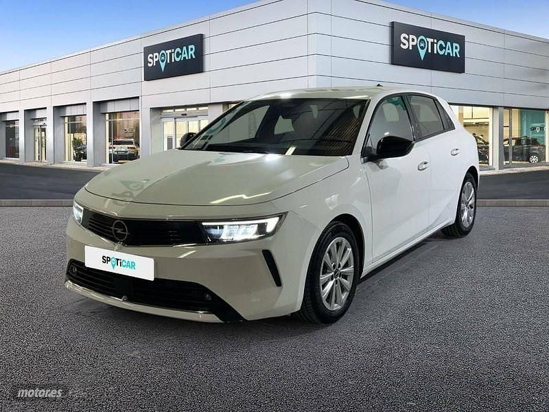 Blanco Usado 2023 Opel Astra Edition Berlina | 17.495 € (Precio justo) - Imagen 1/4