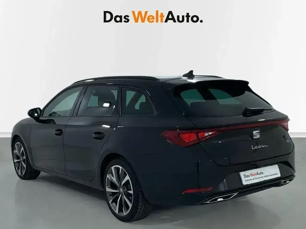 Usado Seat Leon FR 150 CV (110 kW) 2025 Negro Familiar