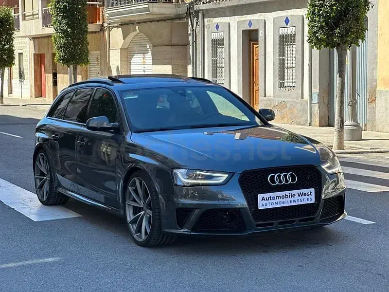 Usado Audi RS4 Advanced 450 CV (330 kW) 2013 Gris / plata Familiar