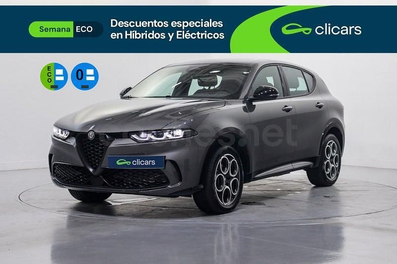 Usado Alfa Romeo Tonale Sprint 130 CV (95 kW) 2024 Gris / plata SUV