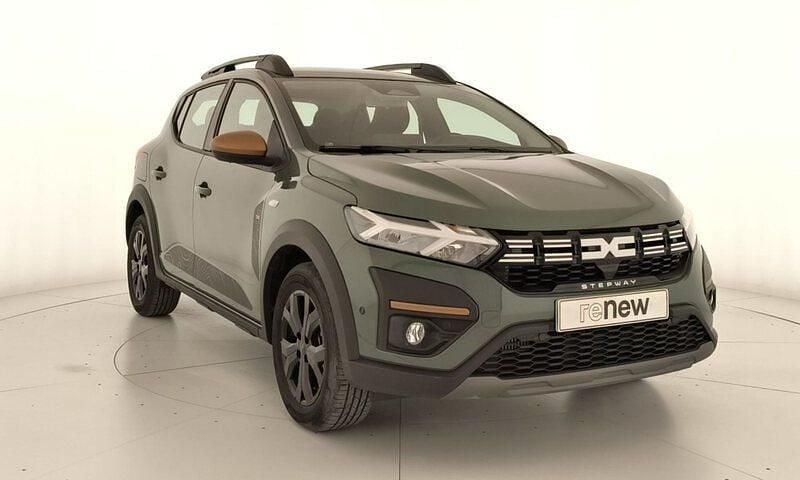 Usado Dacia Sandero Extreme 100 CV (73 kW) 2025 Verde Berlina