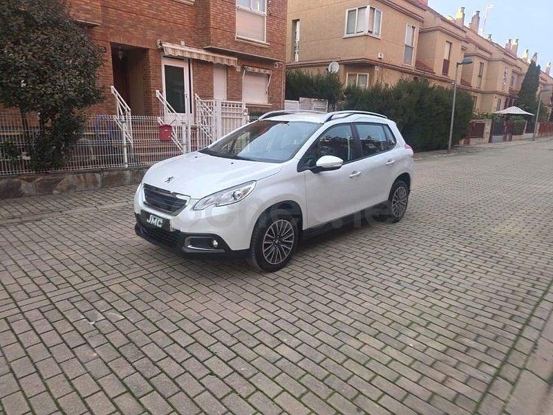 Usado Peugeot 2008 Active 100 CV (73 kW) 2015 Blanco SUV