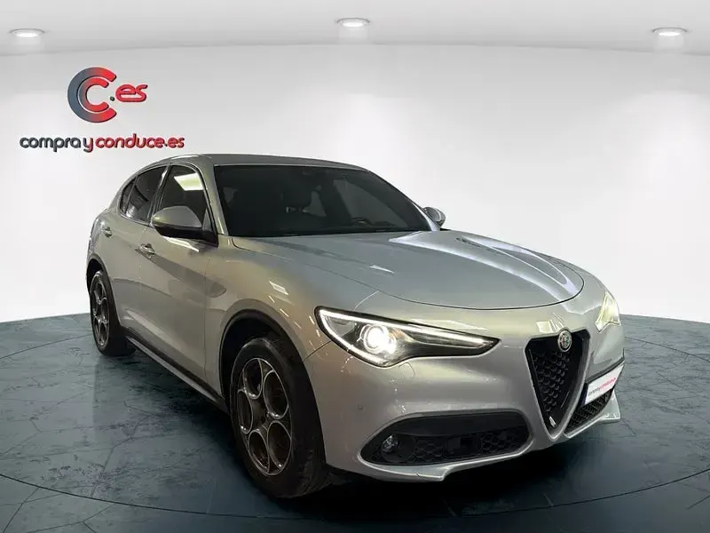 Usado Alfa Romeo Stelvio Sprint 190 CV (139 kW) 2022 Blanco SUV