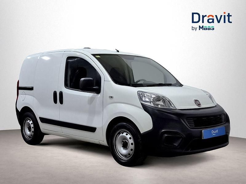 Blanco Usado 2019 Fiat Fiorino Monovolumen | 9900 € (Precio justo) - Imagen 1/4