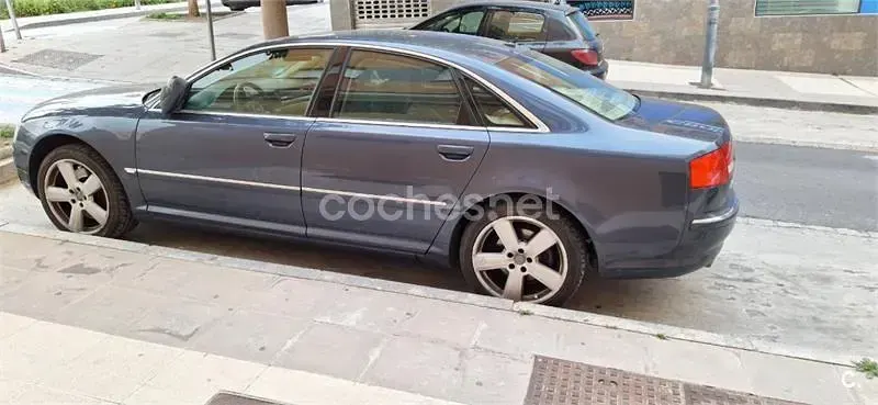 Usado Audi A8 350 CV (257 kW) 2006 Azul Berlina