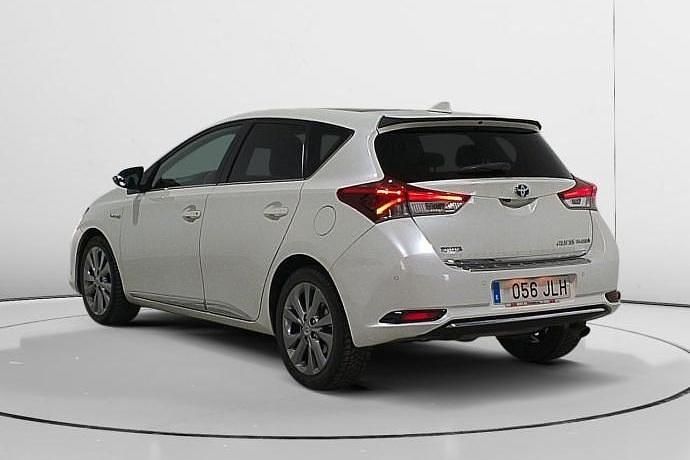 Usado Toyota Auris Hybrid Advance 136 CV (100 kW) 2016