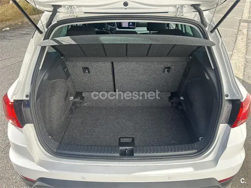 Usado Seat Arona Style 115 CV (84 kW) 2024 Blanco SUV