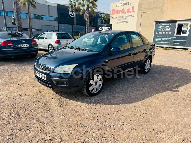Azul Usado 2005 Ford Focus Ghia Berlina | 2700 € (Precio justo) - Imagen 1/4