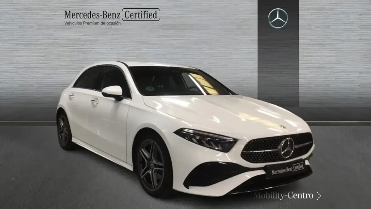 Usado Mercedes A200 AMG line 150 CV (110 kW) 2024 Blanco polar  pintura unicolor Utilitario