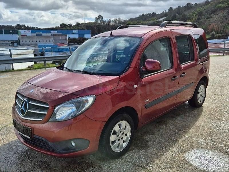 Usado Mercedes Citan 111 110 CV (80 kW) 2016 Granate Familiar