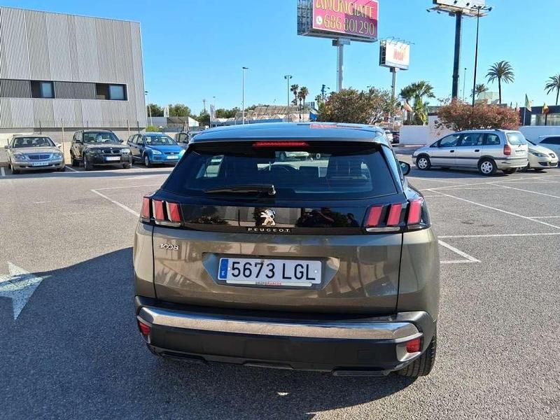Usado Peugeot 3008 Active 131 CV (96 kW) 2020 Beige SUV
