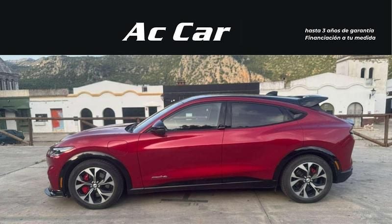 Rojo Usado 2021 Ford Mustang Mach-E SUV | 41.990 € (Precio justo) - Imagen 1/4