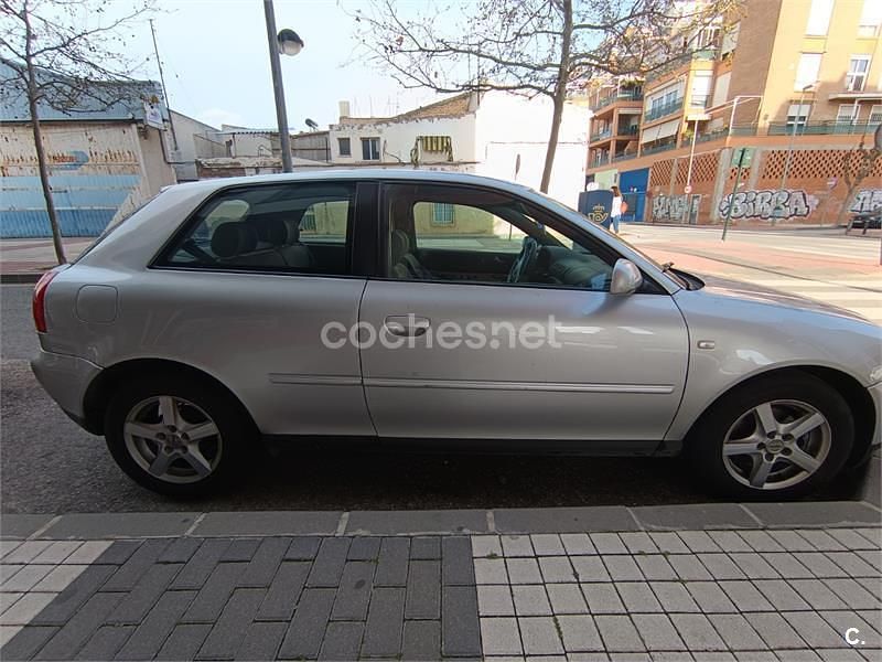Usado Audi A3 Ambiente 105 CV (77 kW) 2005 Gris / plata Utilitario