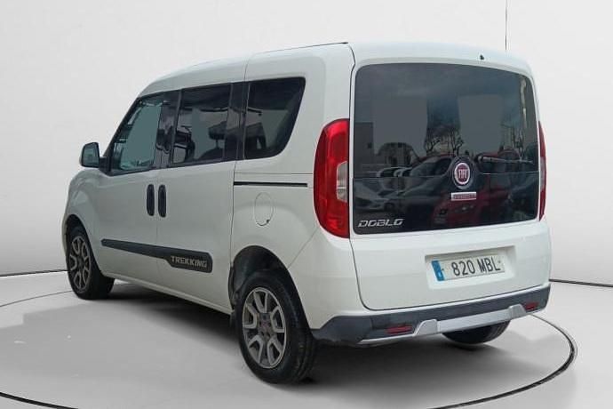 Usado Fiat Doblò Trekking 120 CV (88 kW) 2022 Monovolumen