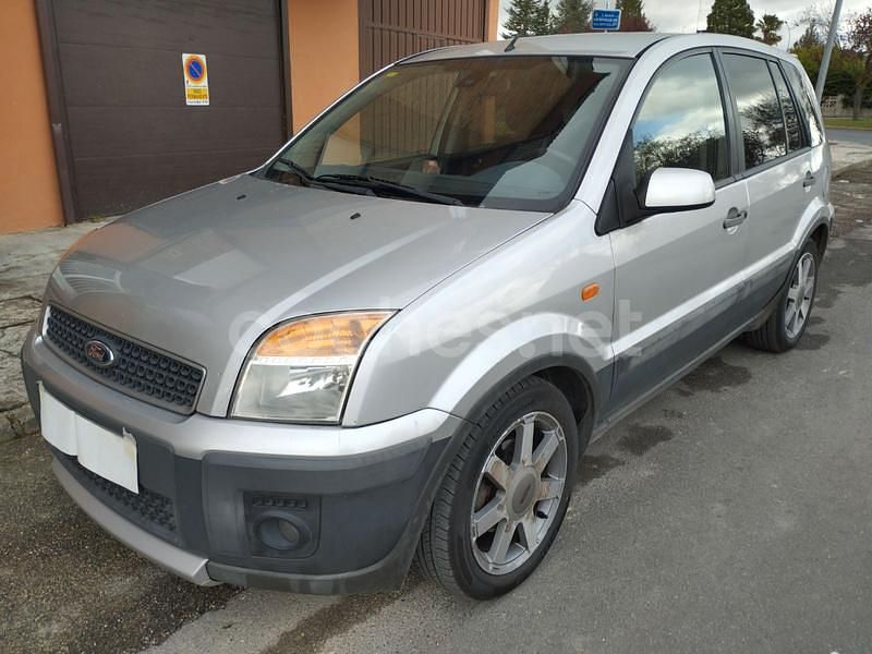 Usado Ford Fusion 90 CV (66 kW) 2008 Gris / plata Berlina