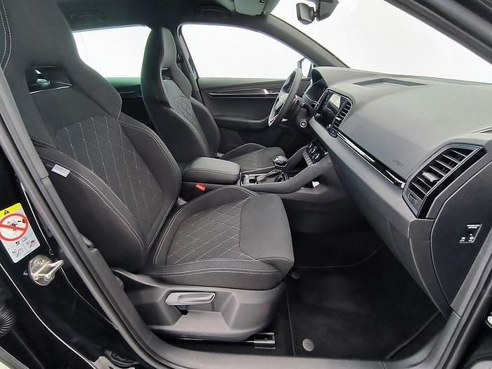 Usado Skoda Karoq SportLine 150 CV (110 kW) 2025 Negro SUV