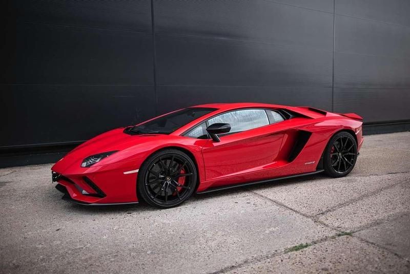 Usado Lamborghini Aventador 700 CV (514 kW) 2017 Rojo Coupe