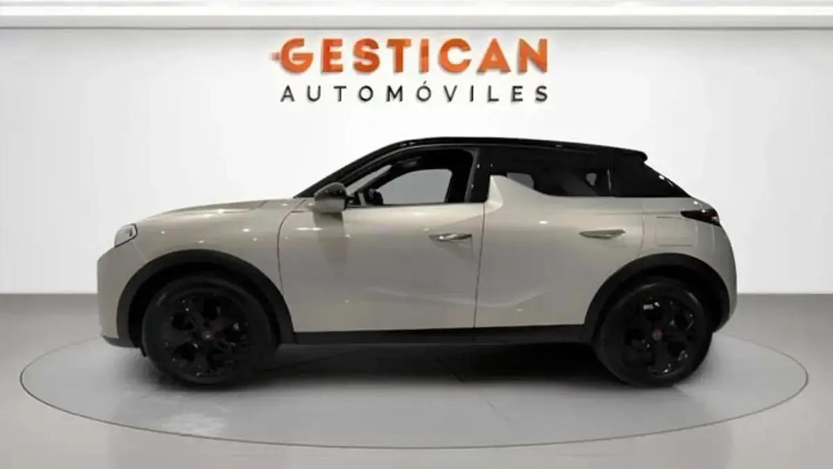Usado DS Automobiles DS3 Crossback Performance 131 CV (96 kW) 2023 Gris SUV