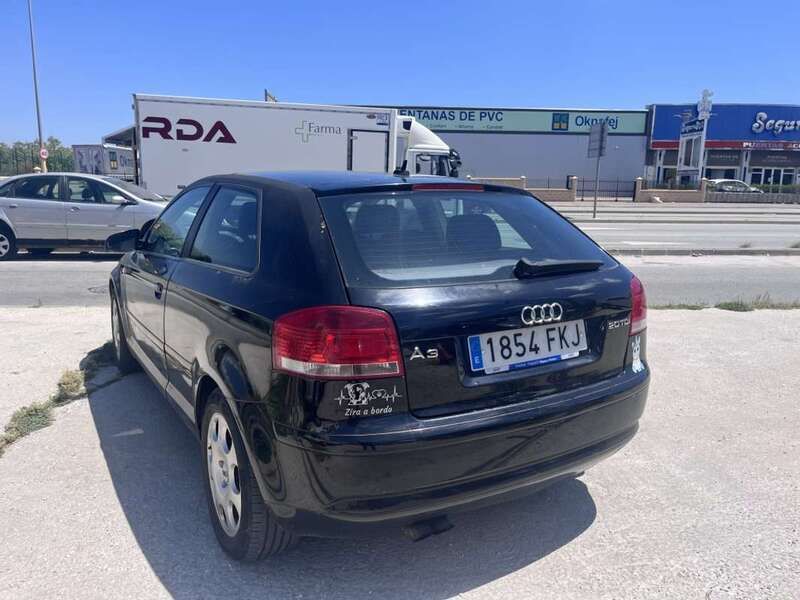 Usado Audi A3 Ambiente 140 CV (102 kW) 2007 Negro Utilitario