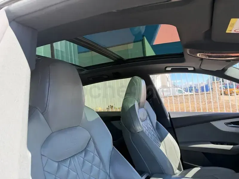 Usado Audi Q8 S-Line 286 CV (210 kW) 2022 Negro SUV