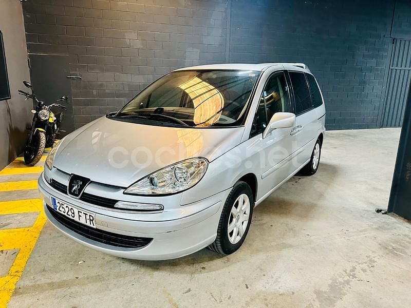 Gris / plata Usado 2007 Peugeot 807 Monovolumen | 5499 € (Precio justo) - Imagen 1/4