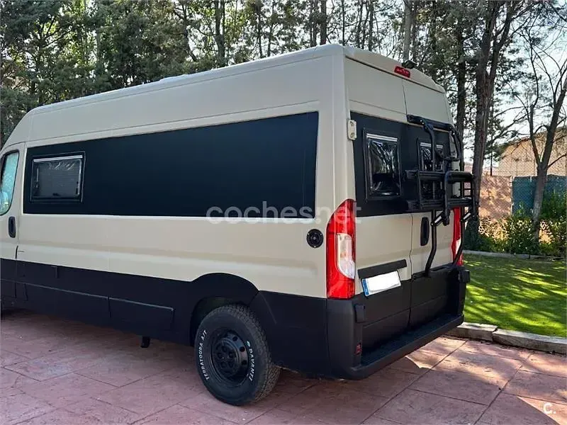 Usado Peugeot Traveller Business-Line 180 CV (132 kW) 2018 Marrón Monovolumen