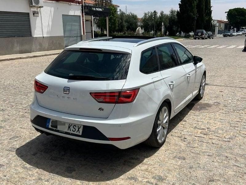 Usado Seat Leon FR 190 CV (139 kW) 2019 Blanco Familiar