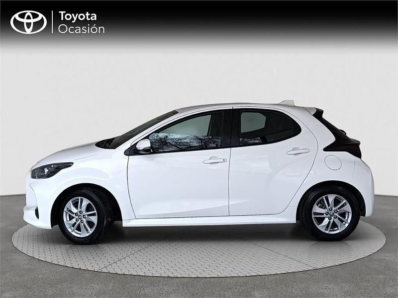 Usado Toyota Yaris Hybrid Business Edition 116 CV (85 kW) 2021 Blanco Monovolumen