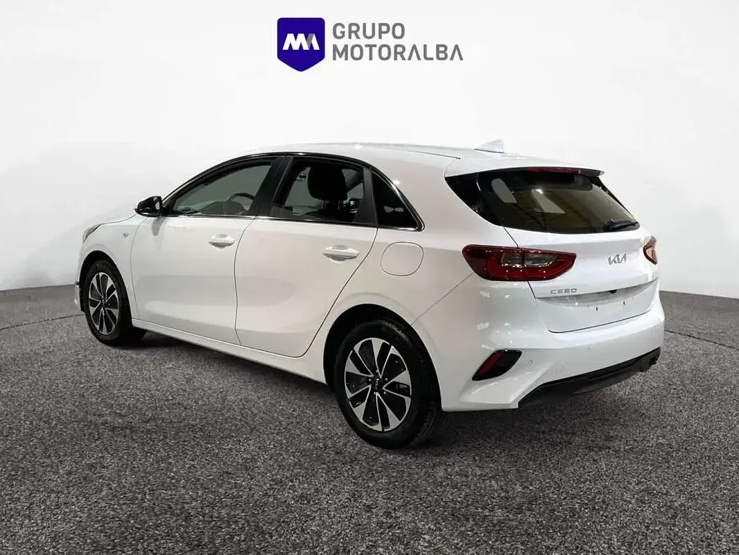 Usado Kia Ceed 101 CV (74 kW) 2024 Blanco Utilitario