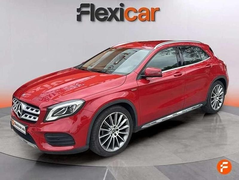 Usado Mercedes GLA180 136 CV (100 kW) 2020 Rojo SUV
