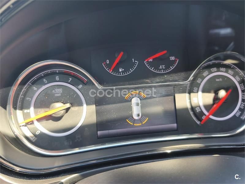 Usado Opel Insignia Selective 140 CV (102 kW) 2015 Azul Berlina