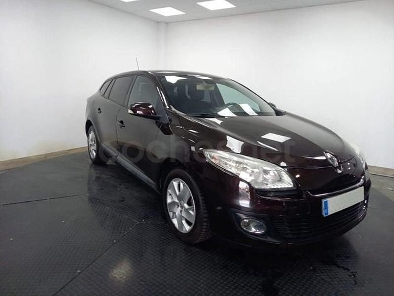 Usado Renault Mégane GrandTour Business 110 CV (80 kW) 2013 Marrón Familiar